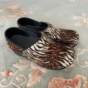 Dansko Pro Tiger Print Clogs Sz 38